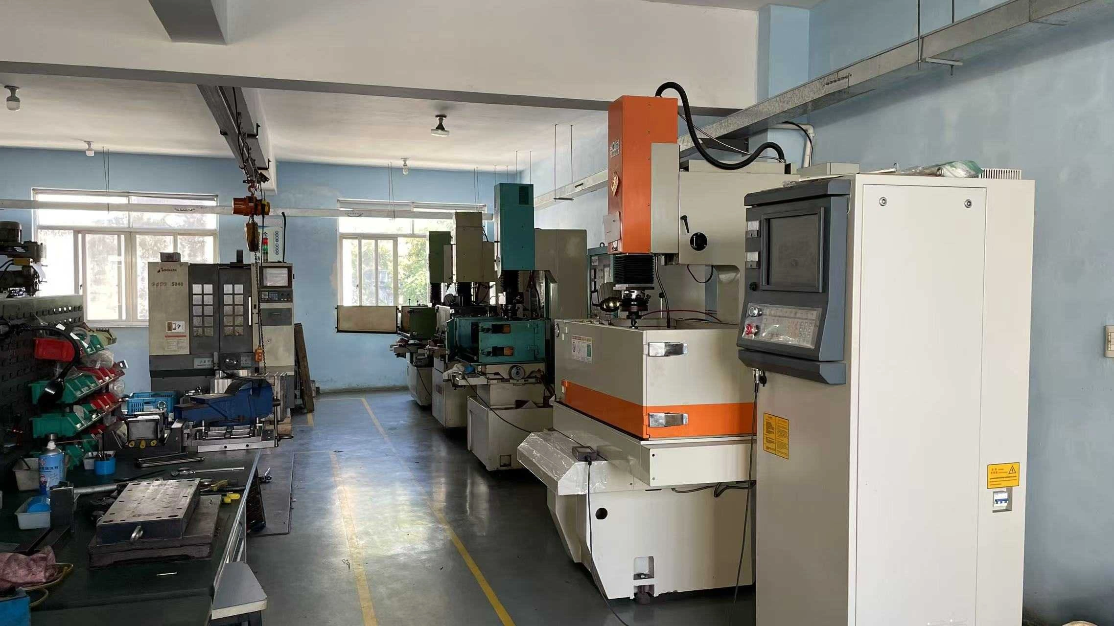 Machining equipment in a ServoCylMotion factory environment