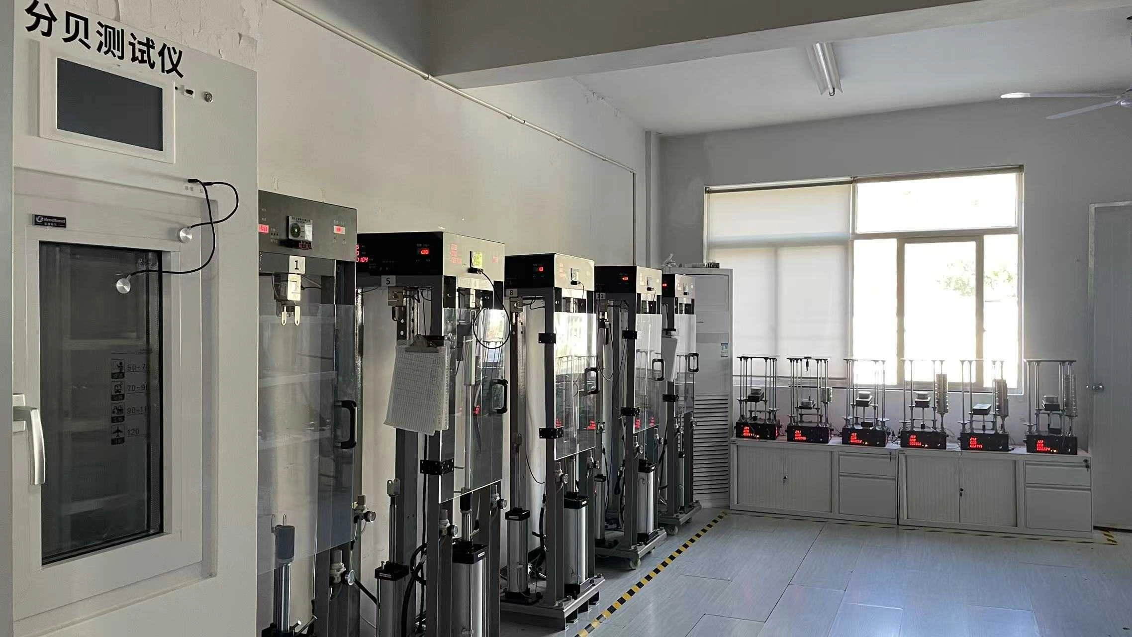 ServoCylMotion test equipment and vertical test stands